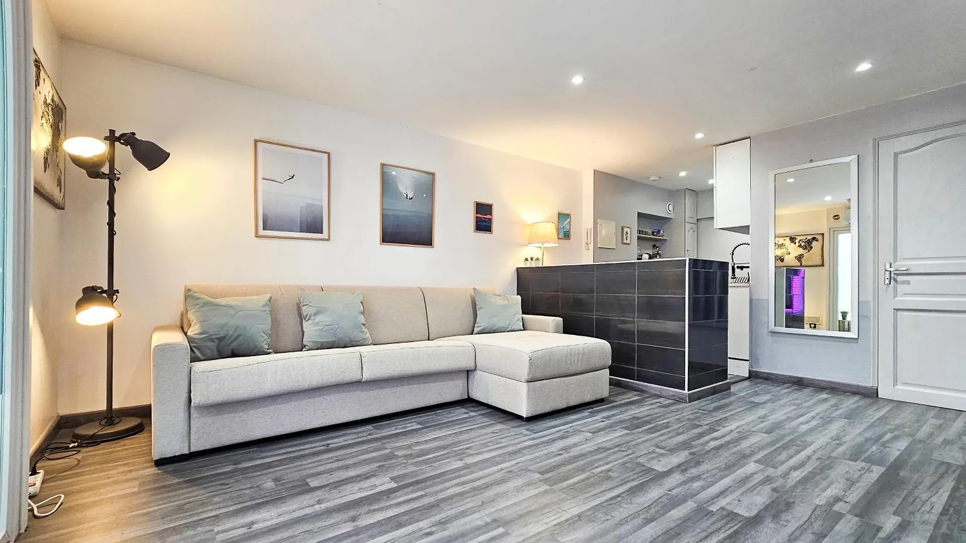 Palace Adly 2 Pers Wifi Ac Sea Nizza 0*,  Frankreich